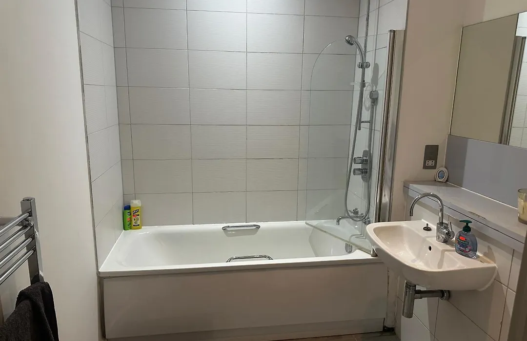 Two Bedroom Apartment In The Heart Of The City-1