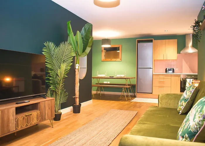 Spacious 2Bdr Apartment By Torr Property Group Short Lets & Serviced Accommodation With Free Underground Allocated Parking Manchester